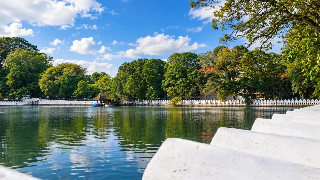 Kandy Lake Round 02