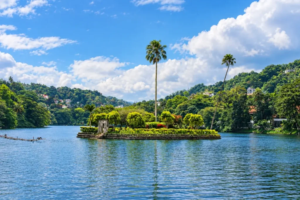 Kandy Lake Round 10