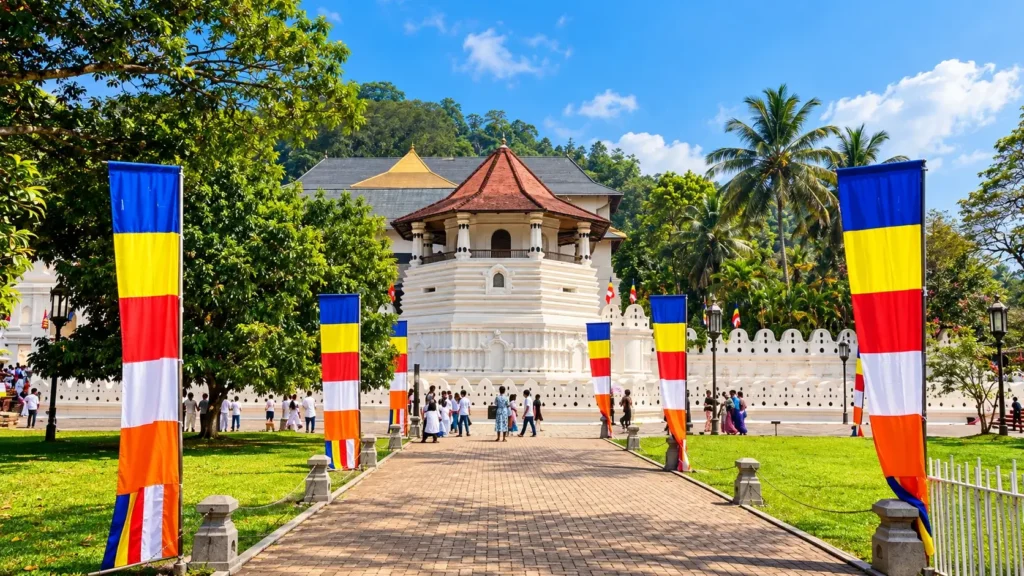 Temple of the Tooth 03