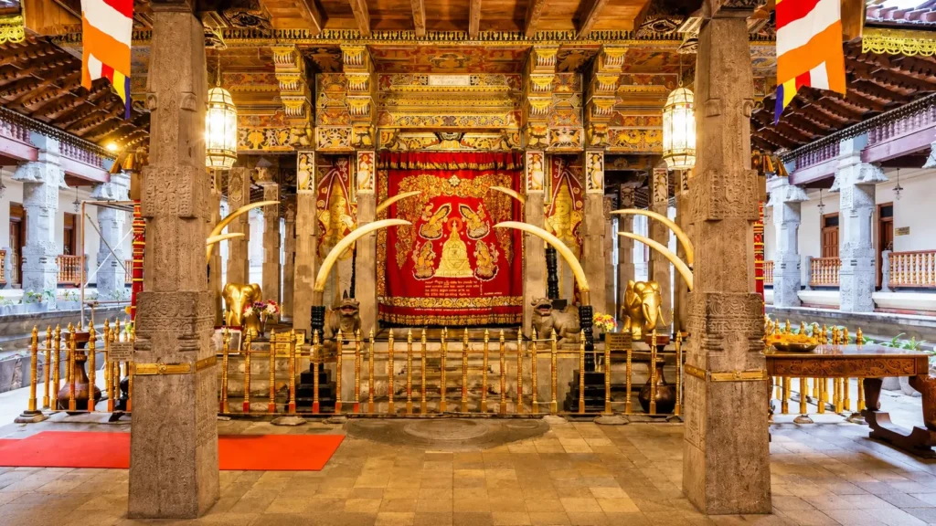 Temple of the Tooth 04